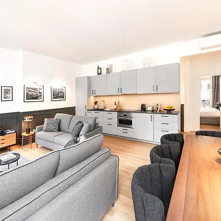 Livinparis Luxury Ac 3 Bedrooms Le Louvre Ii Apartment