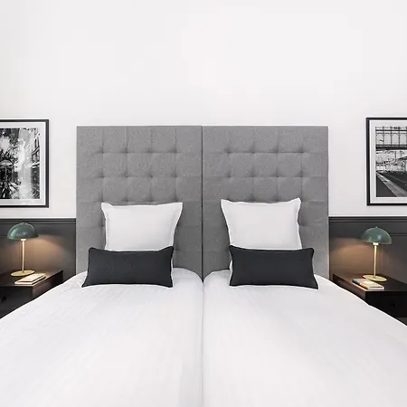 Apartment Livinparis Luxury Ac 3 Bedrooms Le Louvre Ii *