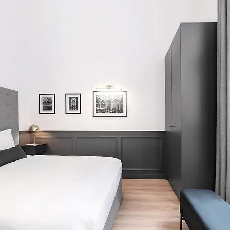 Livinparis Luxury Ac 3 Bedrooms Le Louvre Ii Paris