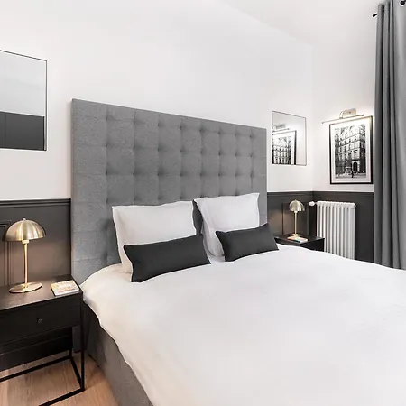 Livinparis Luxury Ac 3 Bedrooms Le Louvre Ii Apartment Paris