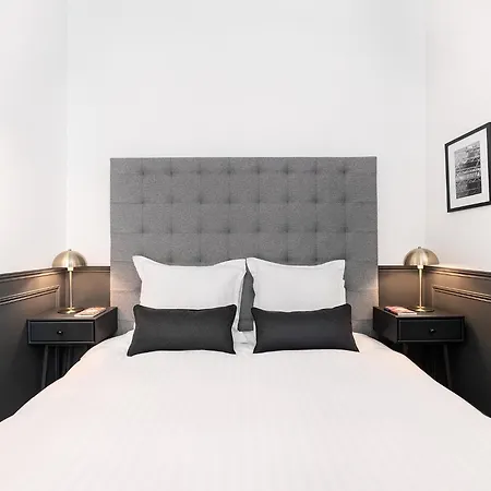 Livinparis Luxury Ac 3 Bedrooms Le Louvre Ii Apartment *