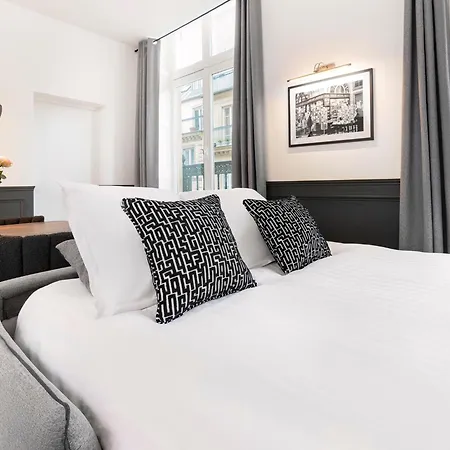 Apartment Livinparis Luxury Ac 3 Bedrooms Le Louvre Ii *
