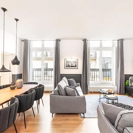 Livinparis Luxury Ac 3 Bedrooms Le Louvre Ii Apartment *