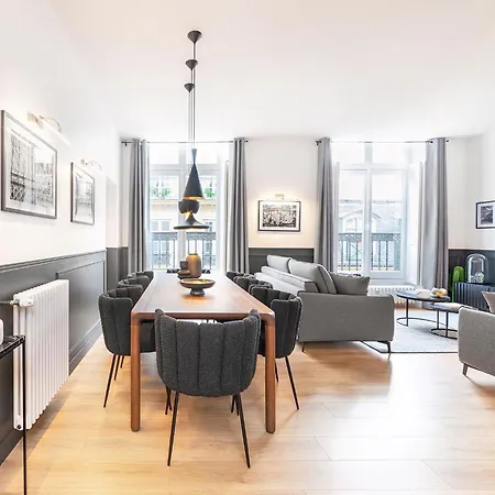 Apartment Livinparis Luxury Ac 3 Bedrooms Le Louvre Ii Paris